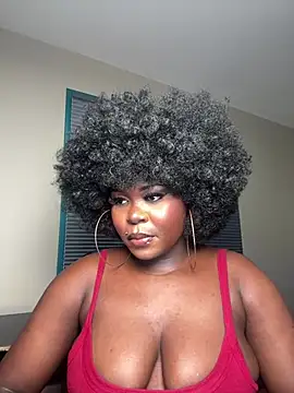 WomanNextdoor1 webcam