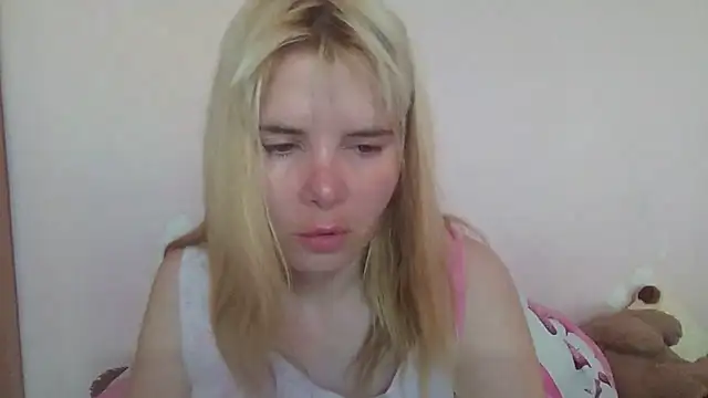 HornyElena webcam