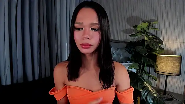 asianpetiteprincess webcam