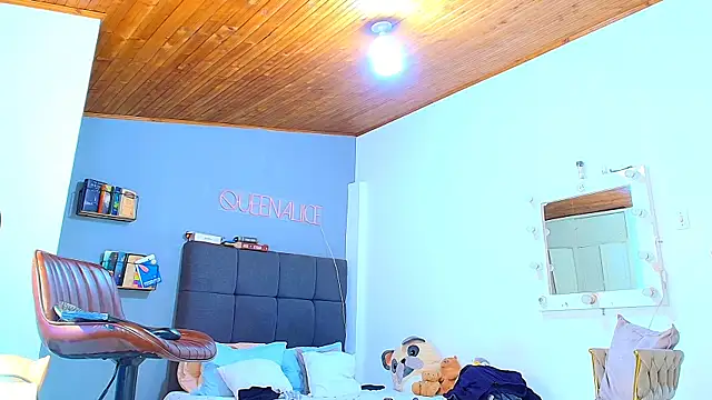 queenaliice webcam