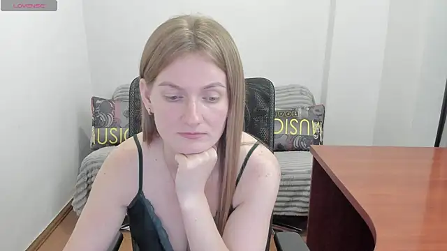 Alisha_Skyes webcam