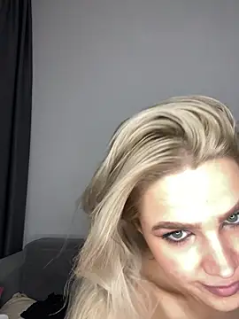 April_Purr webcam