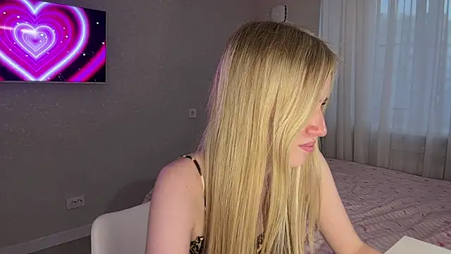 Between_Eeys webcam