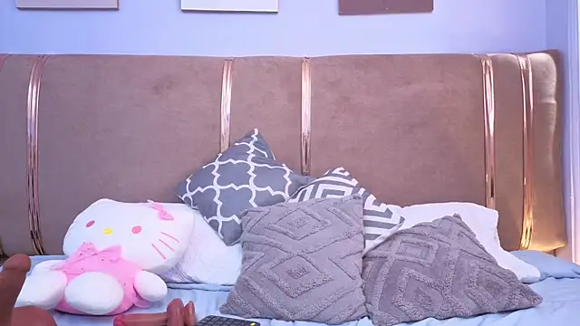 Mia_Naive webcam