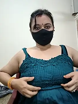 HeartlessGirl webcam