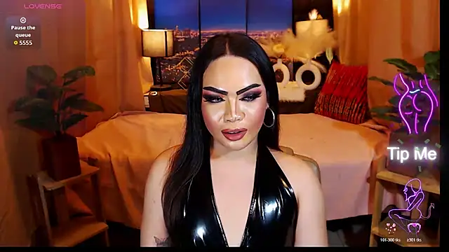 GODDESSHUGECOCKANDREA live cam on StripChat