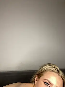 April_Purr webcam