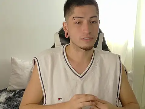 Zahir_Raw webcam stripchat model stream image