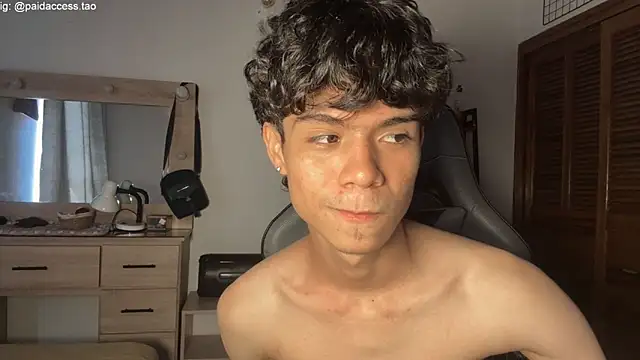 OopsAgain_ live cam on StripChat