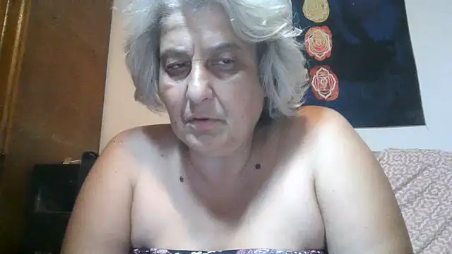 ExquisiteMature webcam