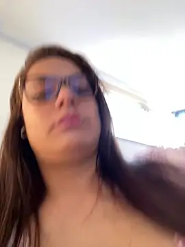 Pretty__Milf webcam