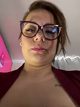 Pretty__Milf webcam