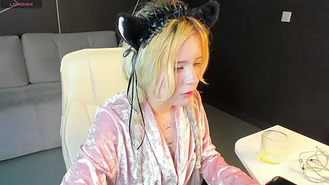 kikipeach webcam