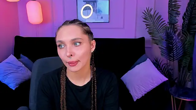 ChloeSunny webcam