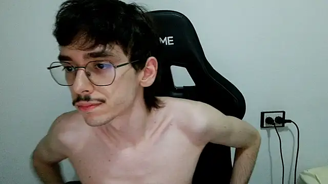 gabrielNovin17cm live cam on StripChat