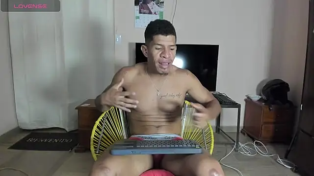 antonio_aguilarx webcam