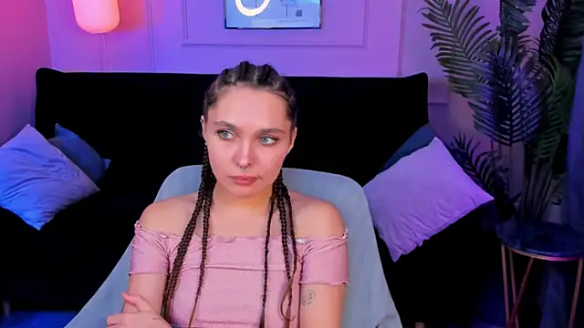 ChloeSunny webcam