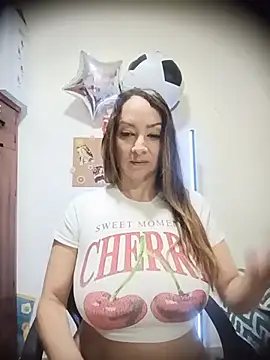 Cristal_BigTits webcam