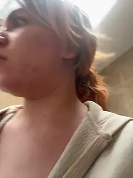 NikkiNix webcam