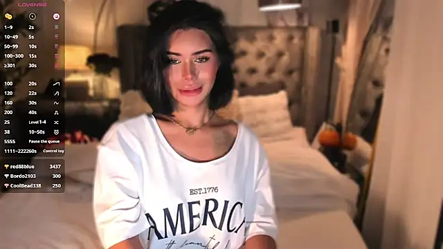 ParisianDoll webcam
