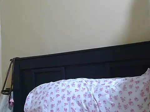 kinkydolll - Kinkydolll's free webcam - UK Sex Cams