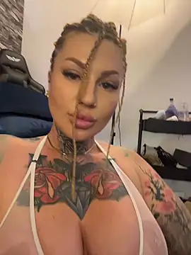 krysstal003 (Ask my age) - finger pussy closeup+vid last tipper