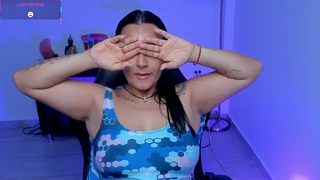 Sara_Charmy webcam