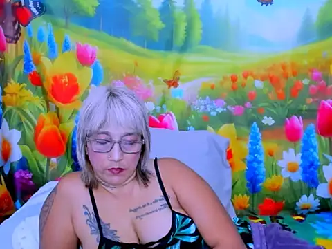 indianroxy webcam