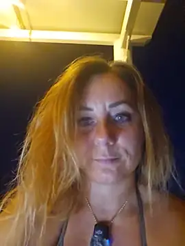 AngelaDesires webcam