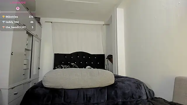 Amy_Aloqua webcam