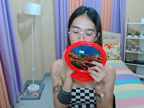 XxTsUncutAskaxX webcam