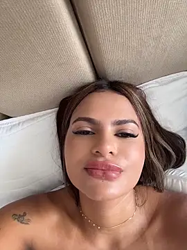 Irina_Velvett webcam