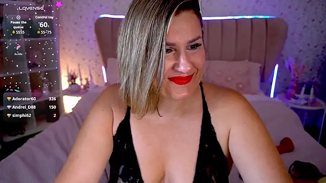 KiraRoxx webcam