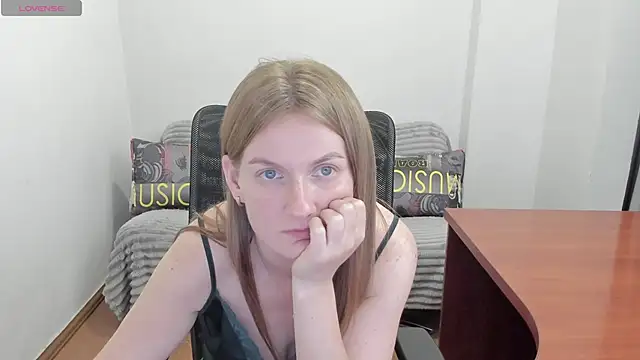 Alisha_Skyes webcam