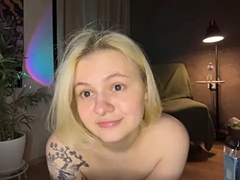 MoonIvy_ live cam on StripChat