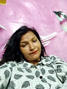 Priyaa_1433 webcam