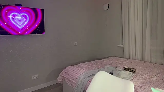 Between_Eeys webcam