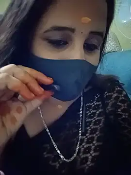Tamil_Rani- live cam on StripChat