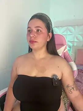 Ivonny_Goldie webcam