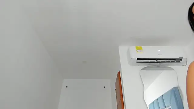 Lucy_asm webcam