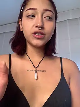 LilithMonetthe webcam