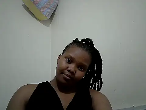 QueenAtynat webcam