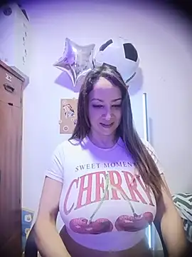 Cristal_BigTits webcam