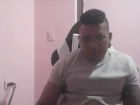 SaucyAffair0 webcam