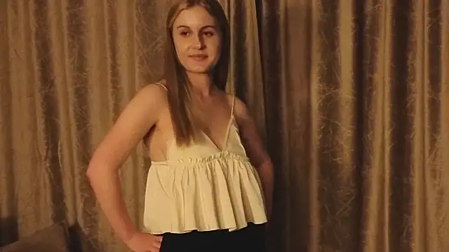 CaroleeIlle webcam