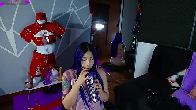 karlamoon23 webcam