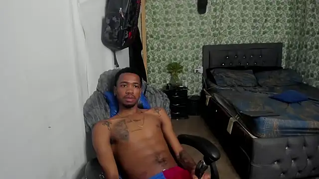 Kofi_exotic_2 webcam