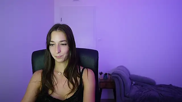 Crystalbrunette18 webcam