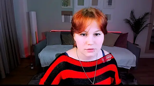 MiaLacrice webcam