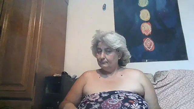 ExquisiteMature webcam